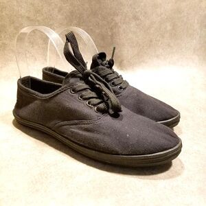 Riley Womens Size 6 Black Canvas Lace Up Casual Sneaker